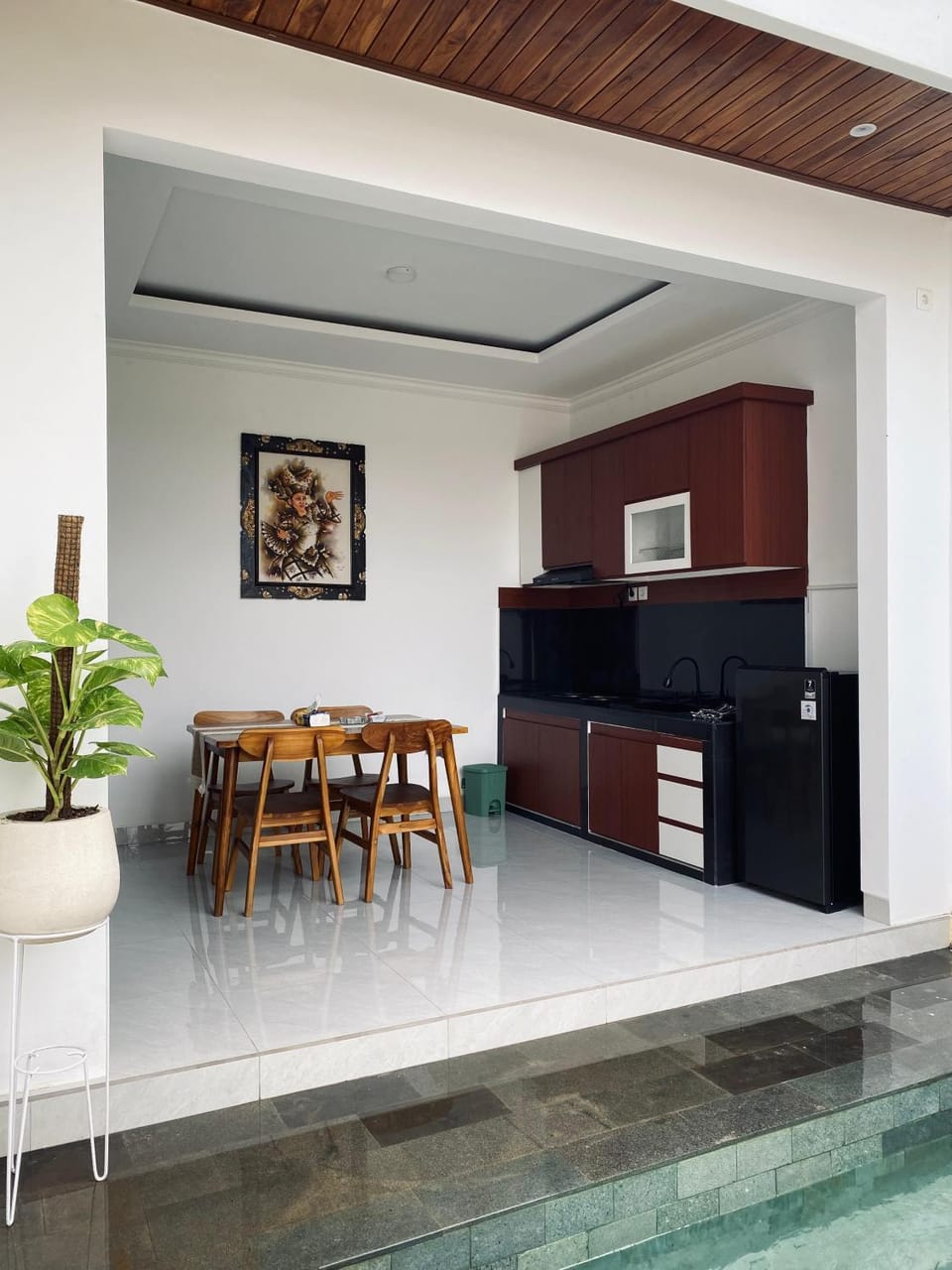 Kitchen or kitchenette