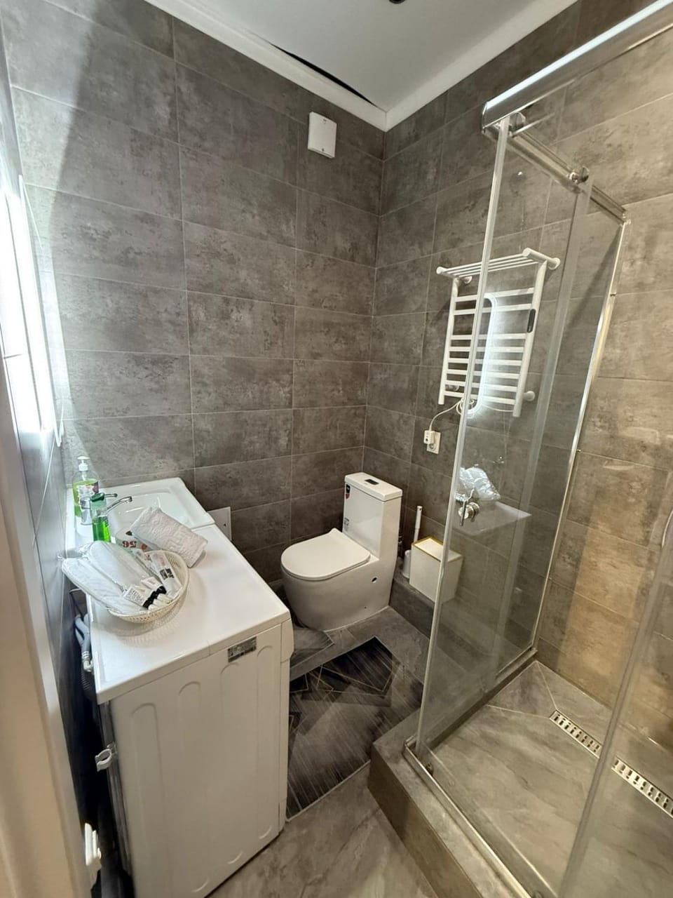 VERY NICE HoME in the Central Avenue Apartment in Almaty