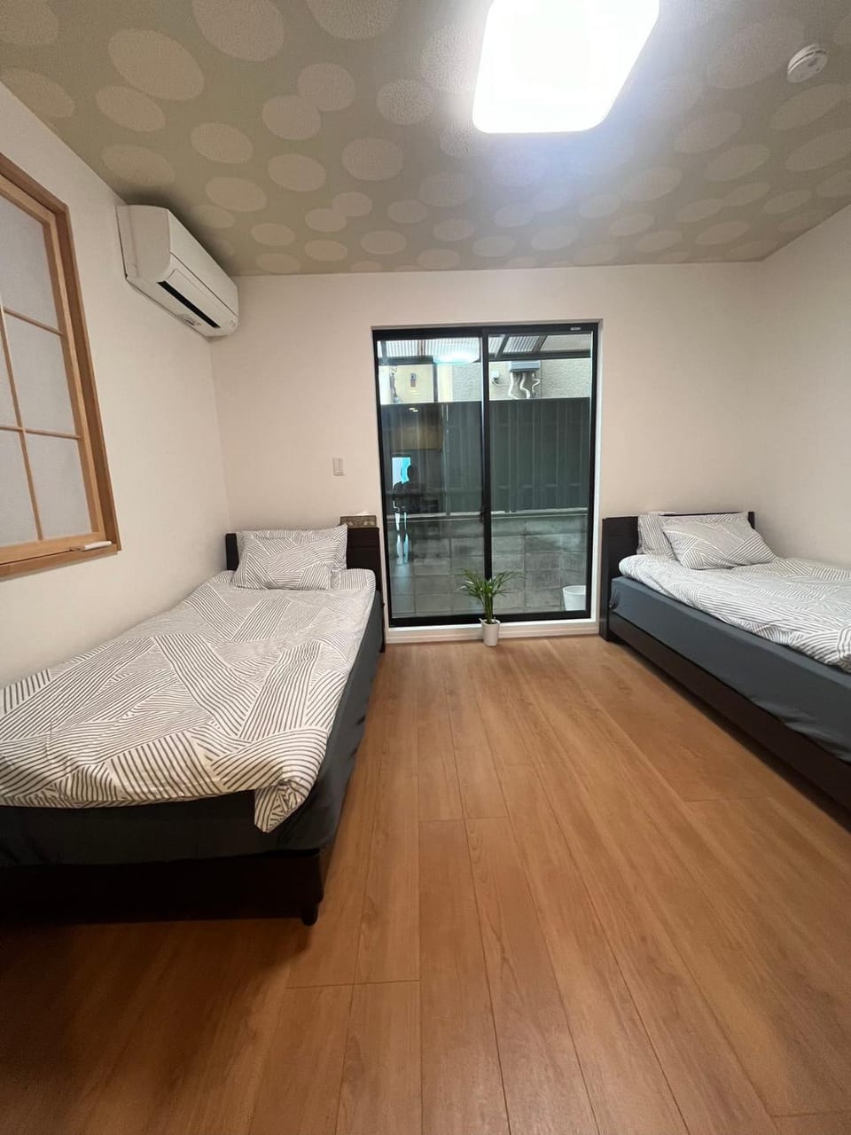 Bed, Bedroom, air conditioner