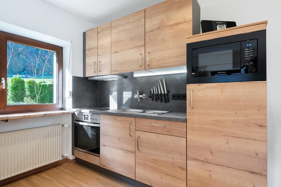 Kitchen or kitchenette, Living room