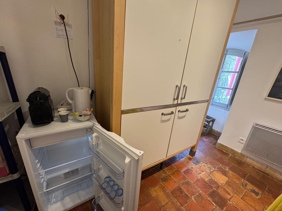Coffee/tea facilities, Kitchen or kitchenette
