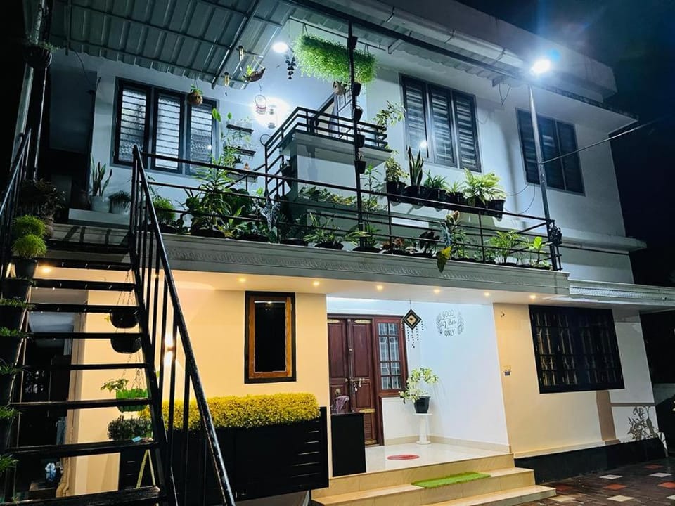 Garden view home stay for family near meitra hospital Vacation rental in Kozhikode