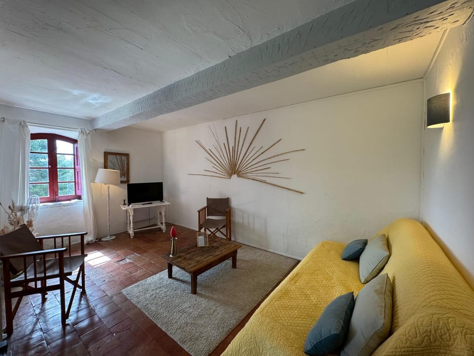 Communal lounge/ TV room, TV and multimedia, Living room, Seating area