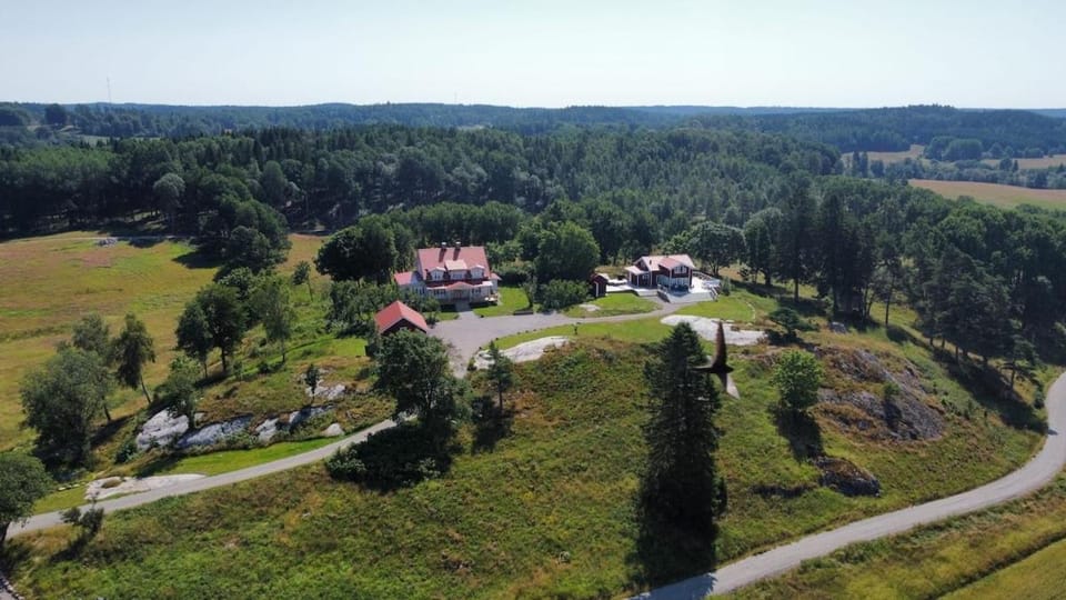 Manor House - Torsberg Farm Villa in Västra Götaland County