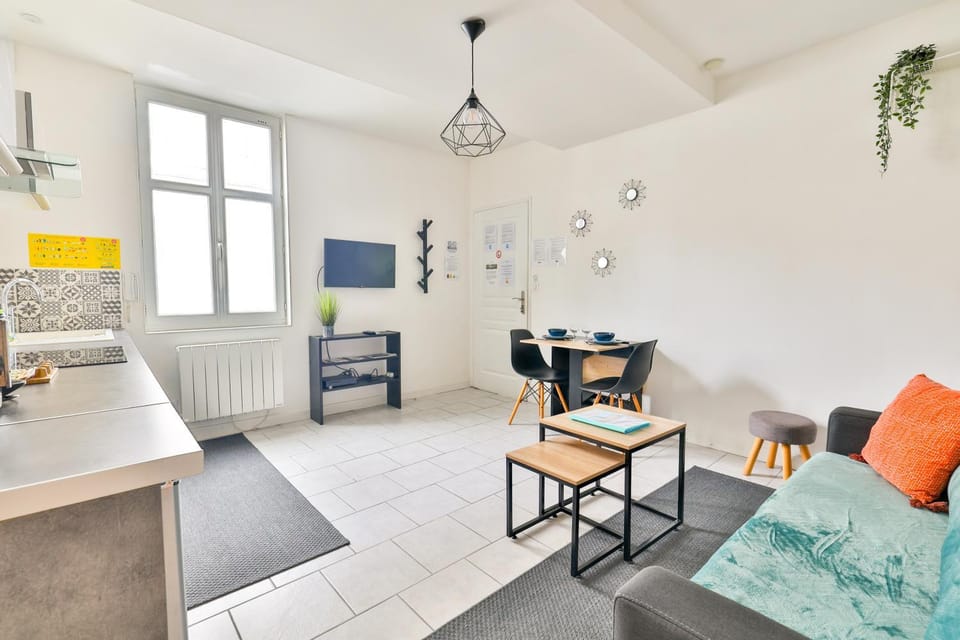 Living room, heating, internet, kitchen