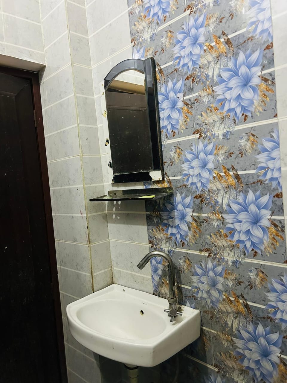 Ganpati Guest House Near Ram Jhula Bed and Breakfast in Rishikesh