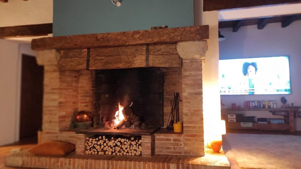Character property in countryside, swimming pool Villa in Occitanie
