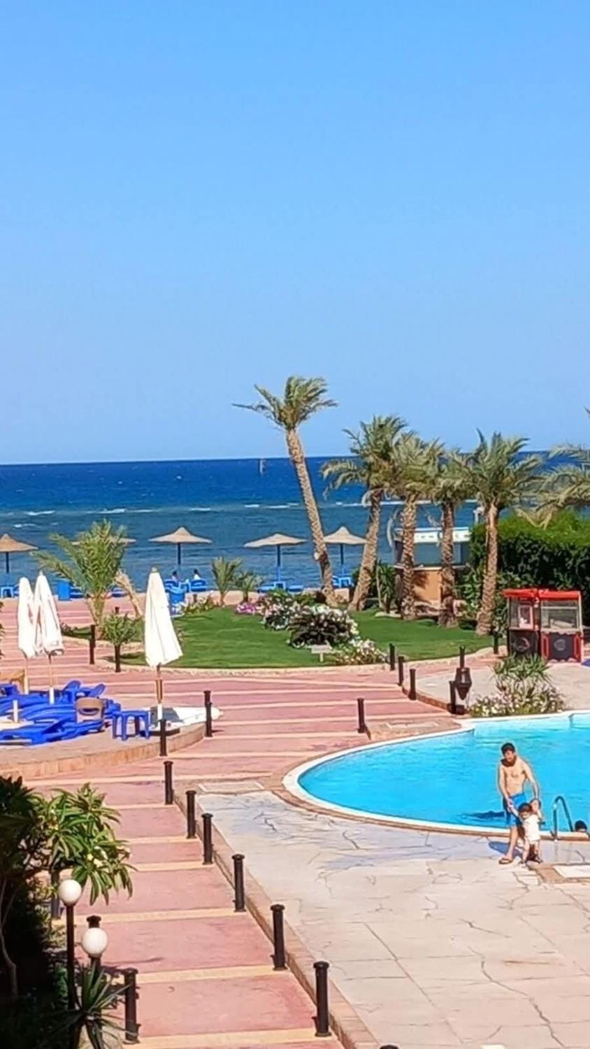 Beach, Swimming pool