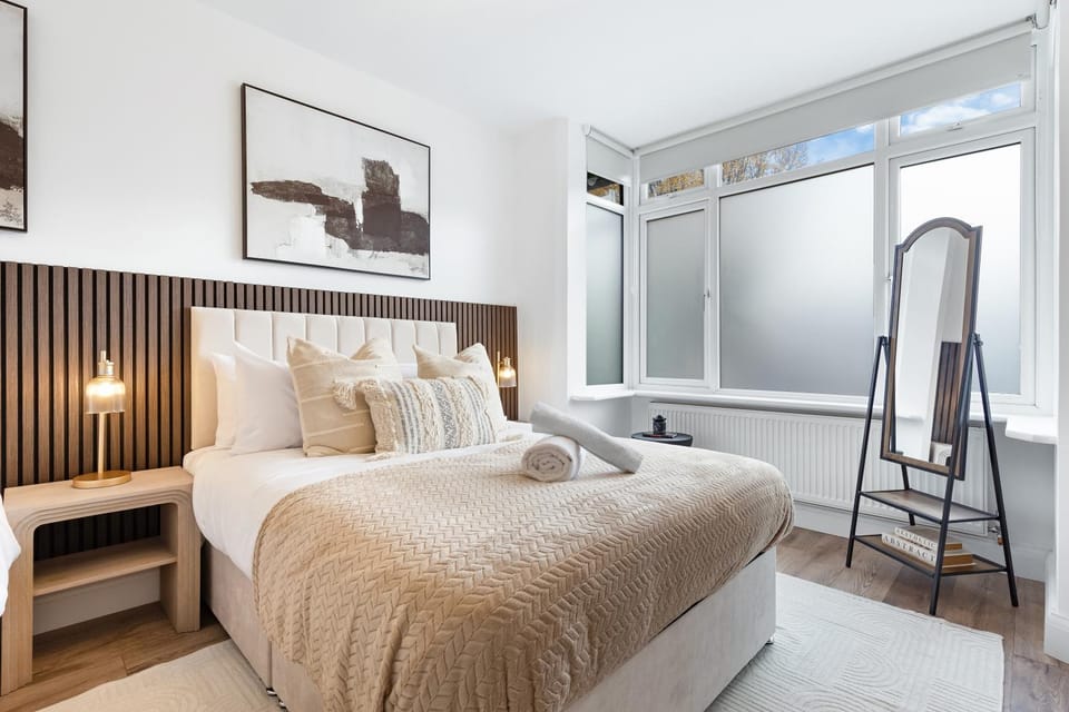 Bed, Bathroom, Photo of the whole room, towels