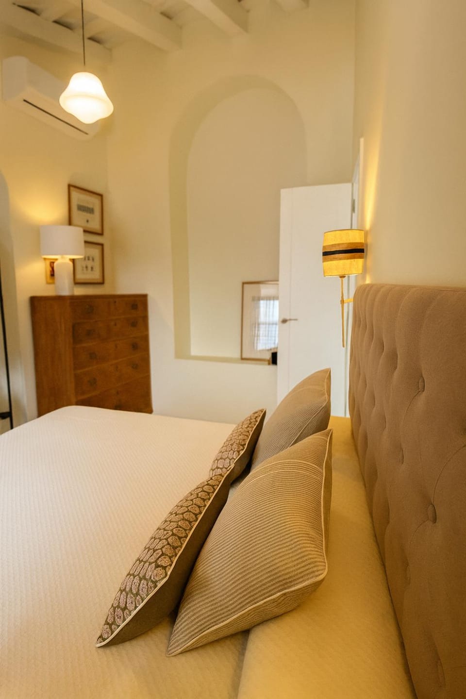 Bed, Photo of the whole room