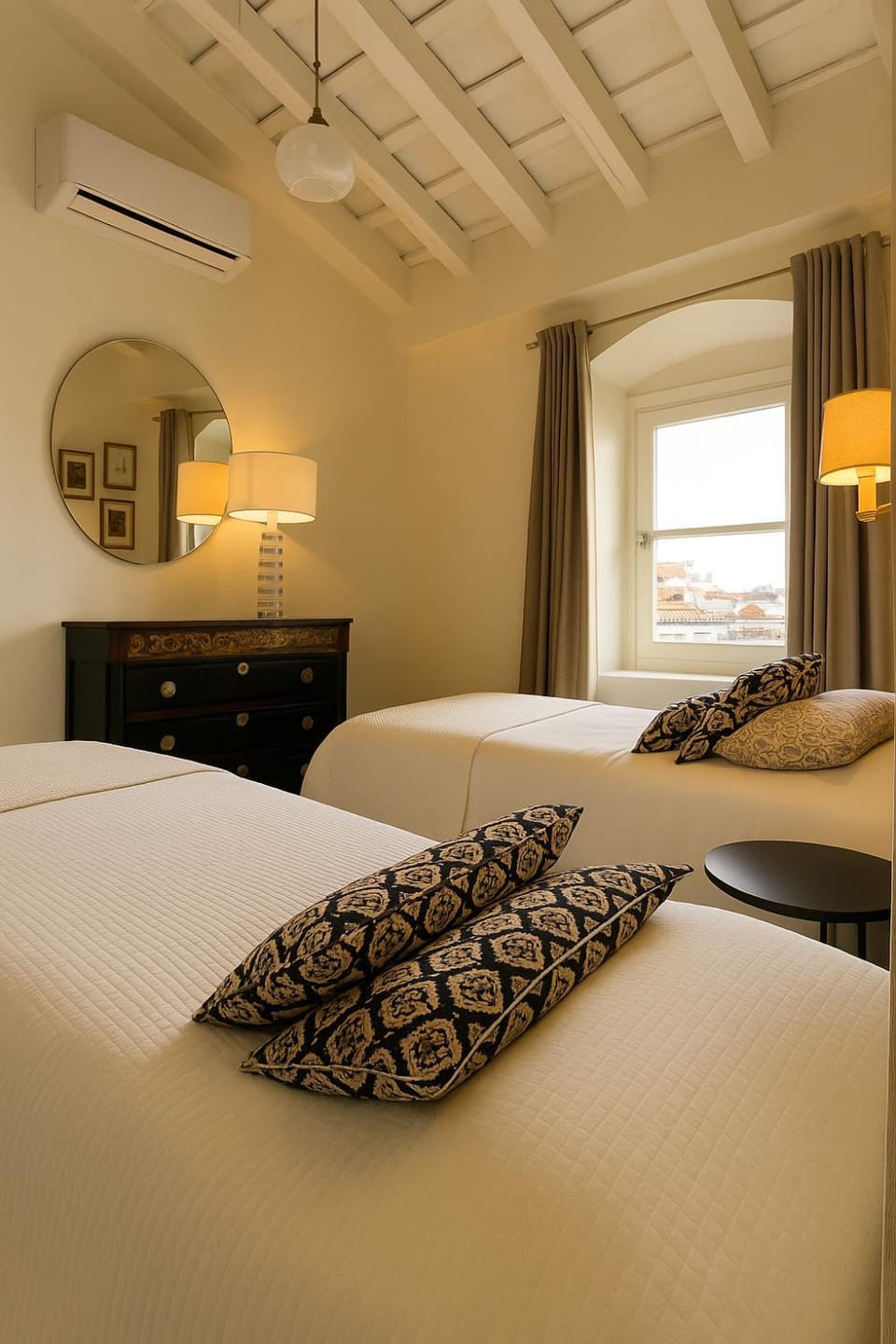 Bedroom, air conditioner