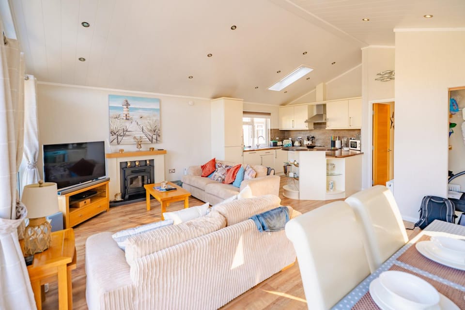 TV and multimedia, Living room, Seating area, Dining area, pet friendly