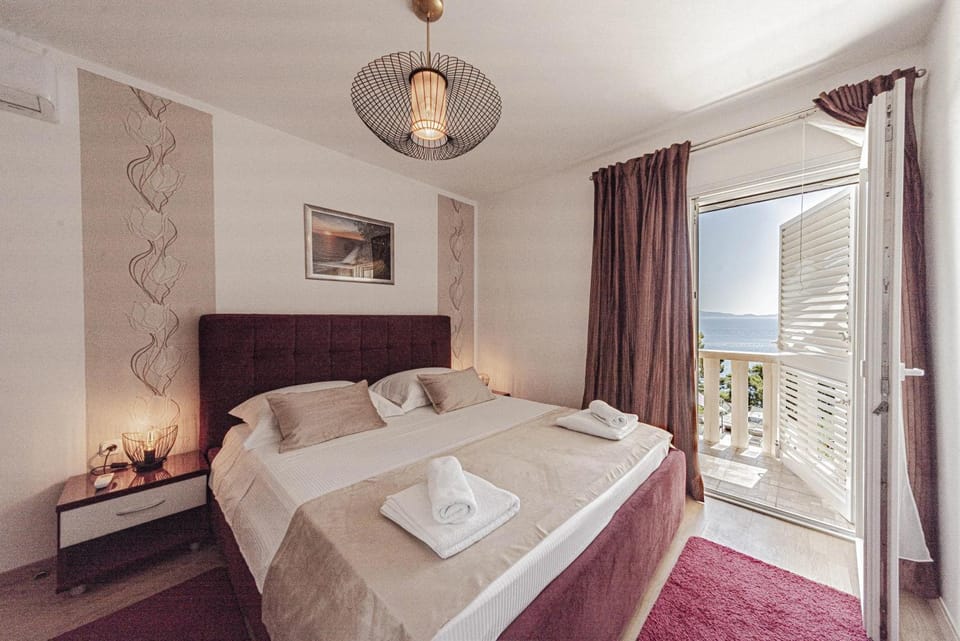 Bedroom, Sea view