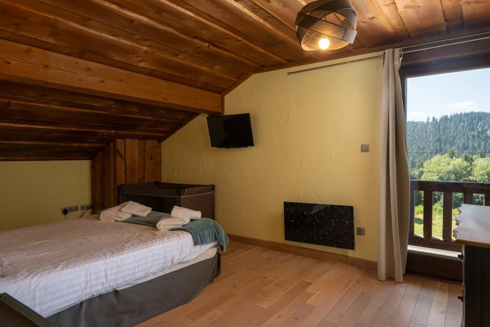 Chalet Serenity - Sleeps 9 - Hot Tub Chalet in Gérardmer