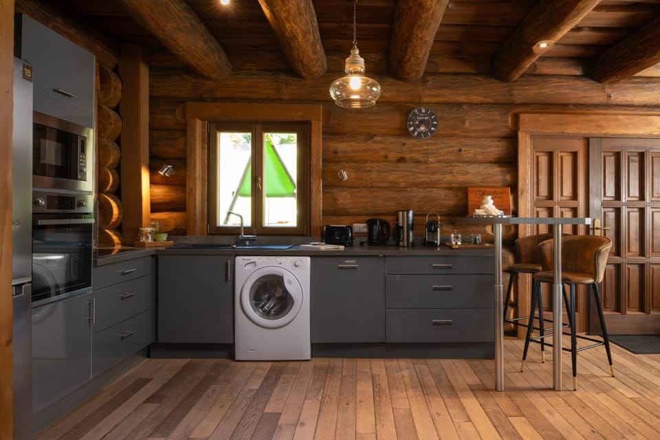 Chalet Serenity - Sleeps 9 - Hot Tub Chalet in Gérardmer