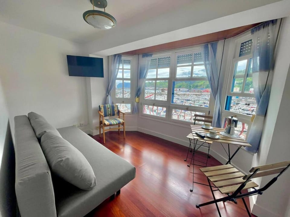 Portu Suite , en el mismo puerto Apartment in Bermeo