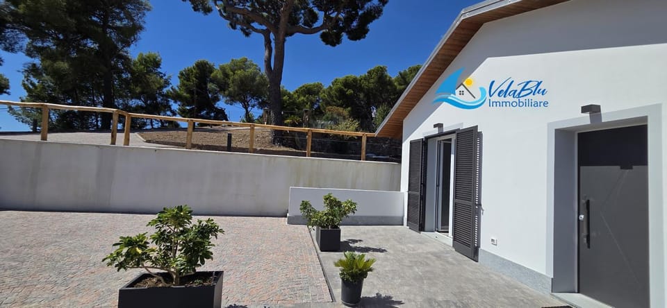 Property building, Balcony/Terrace