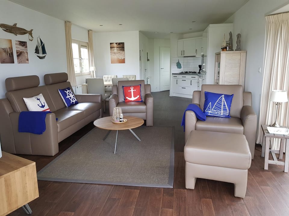 Breskens Chalet Meeresrauschen mit Zaun Haus Nr J251 House in Zeeland, Netherlands
