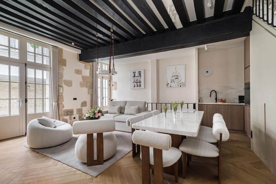 Living room, Seating area, Dining area