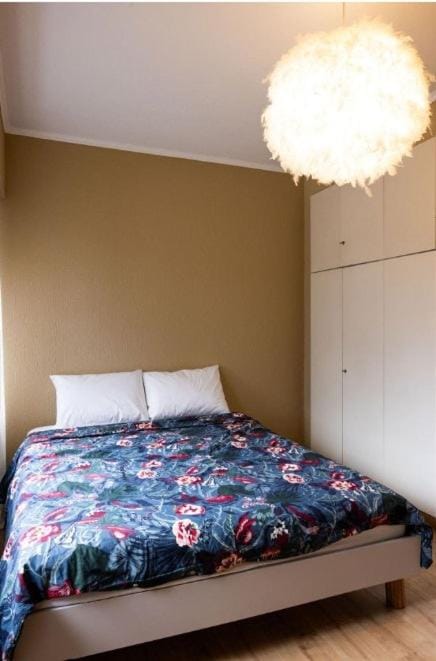 Photo of the whole room, wardrobe