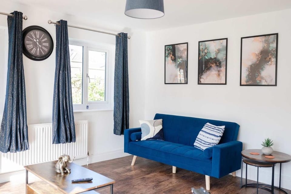 Modern Comfort 4BR House Apartment in Colchester