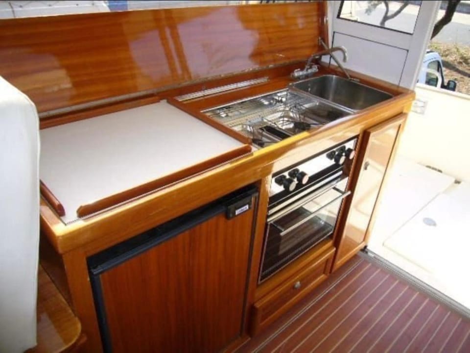 Bateau 6 personnes Larmor Plage Docked boat in Brittany