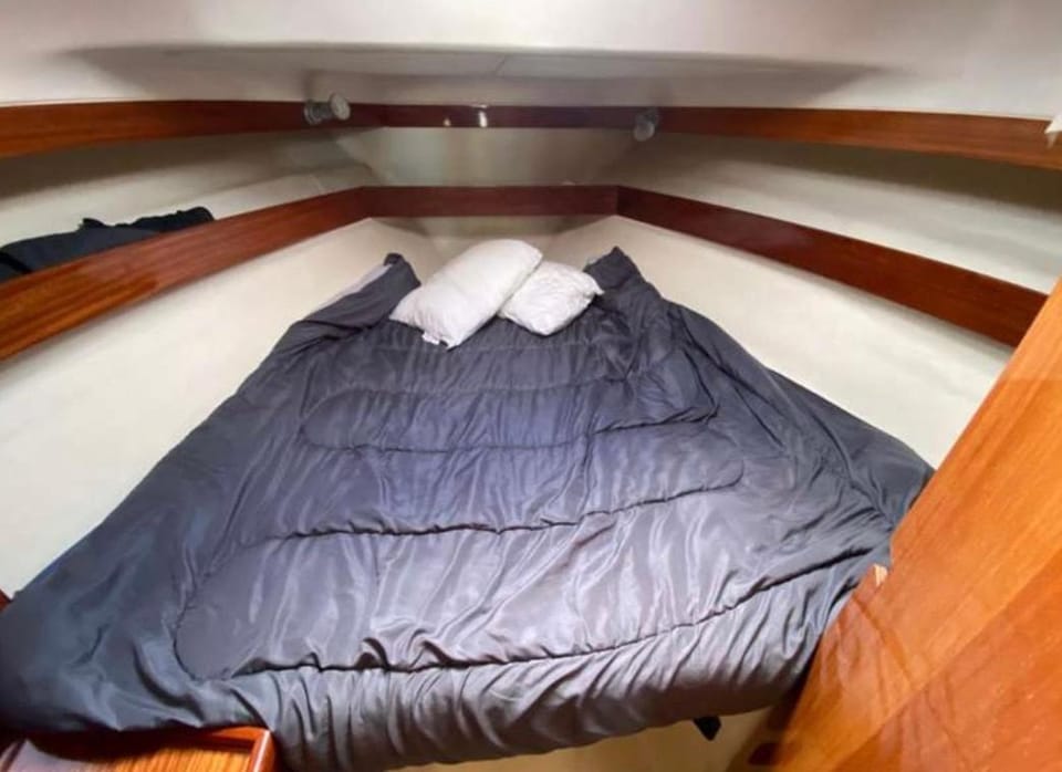 Bateau 6 personnes Larmor Plage Docked boat in Brittany