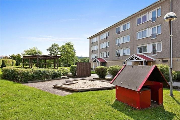 One Large Room with 3 single beds Bed and Breakfast in Gothenburg