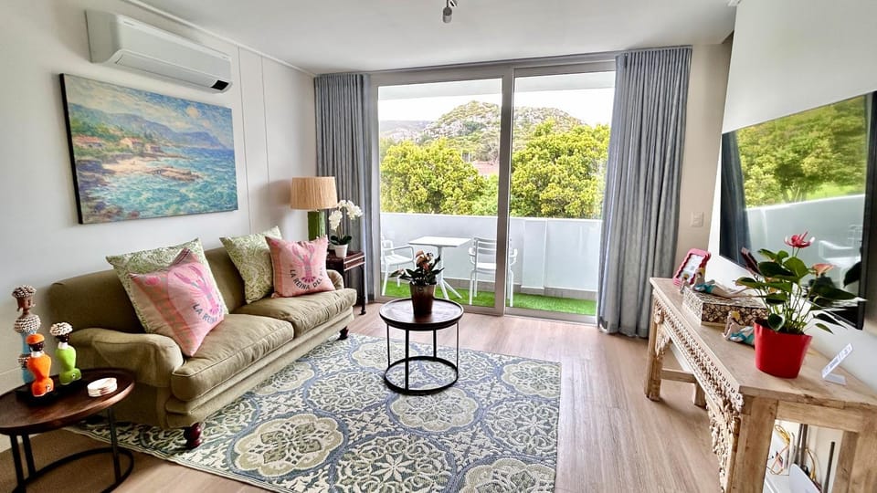 Living room, Seating area, Garden view
