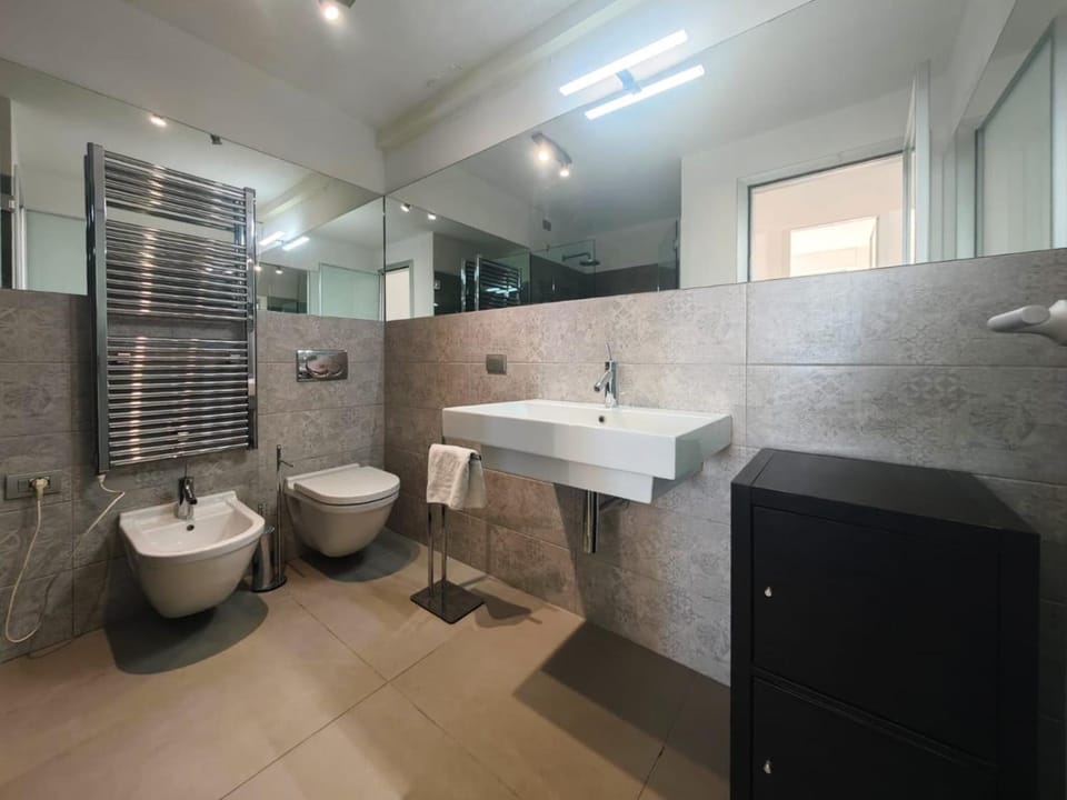 Shower, Toilet, Bathroom, bidet