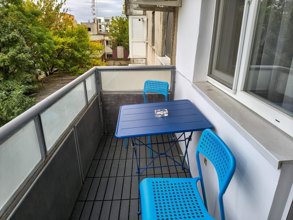 Patio, Day, View (from property/room), Balcony/Terrace, Living room, Seating area