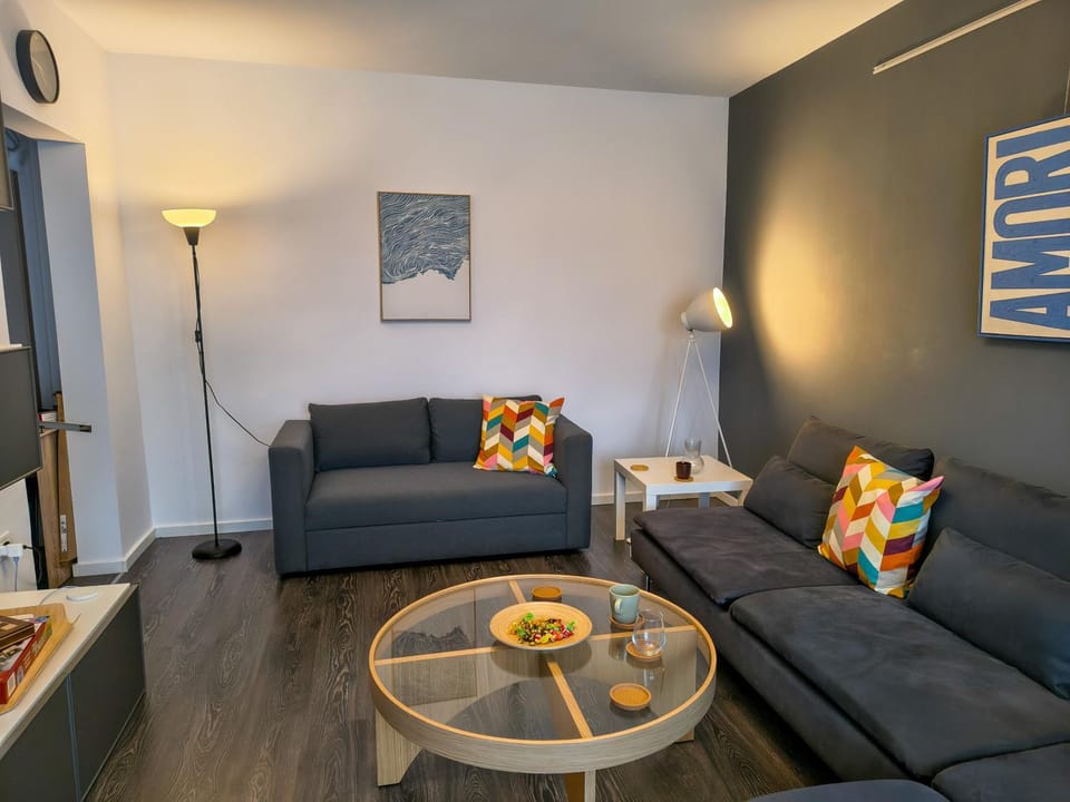 Bed, Living room, Seating area