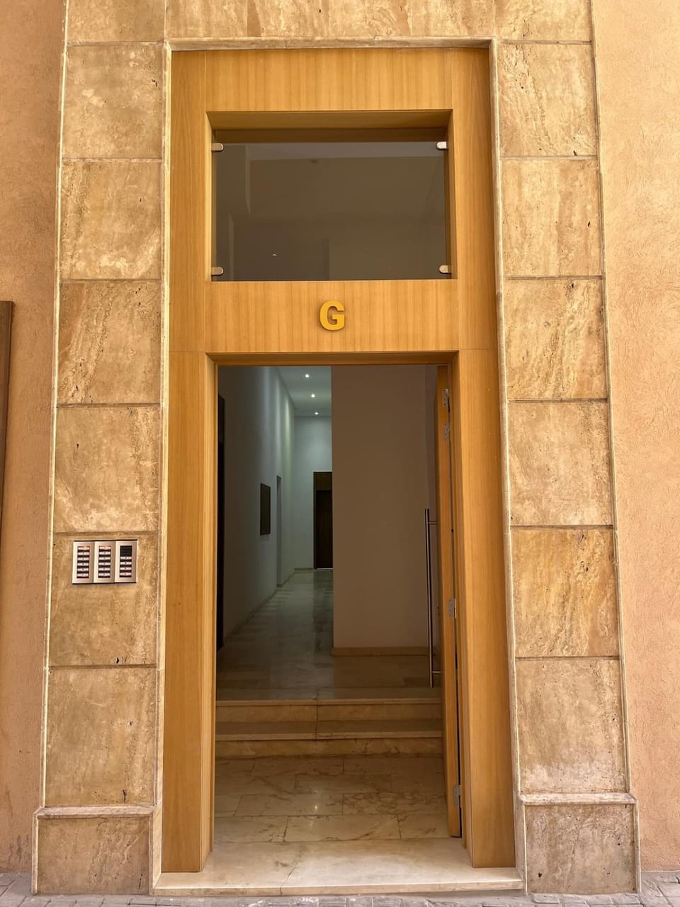 Facade/entrance