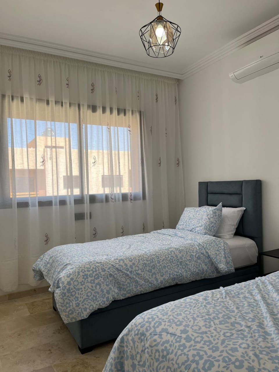 Bed, Photo of the whole room, Bedroom, air conditioner