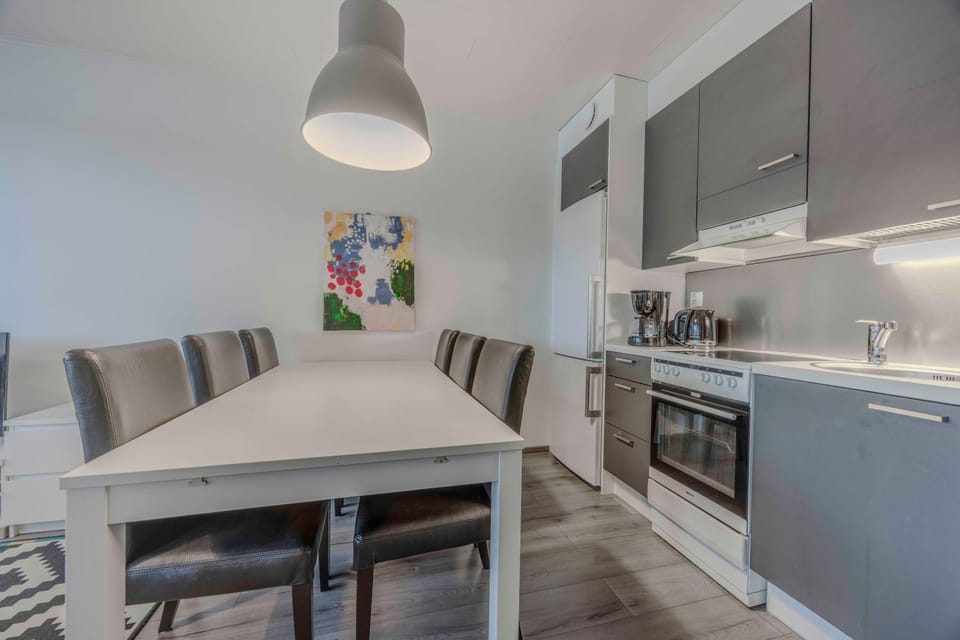 Kitchen or kitchenette, Seating area, Dining area, dishwasher, oven, stove