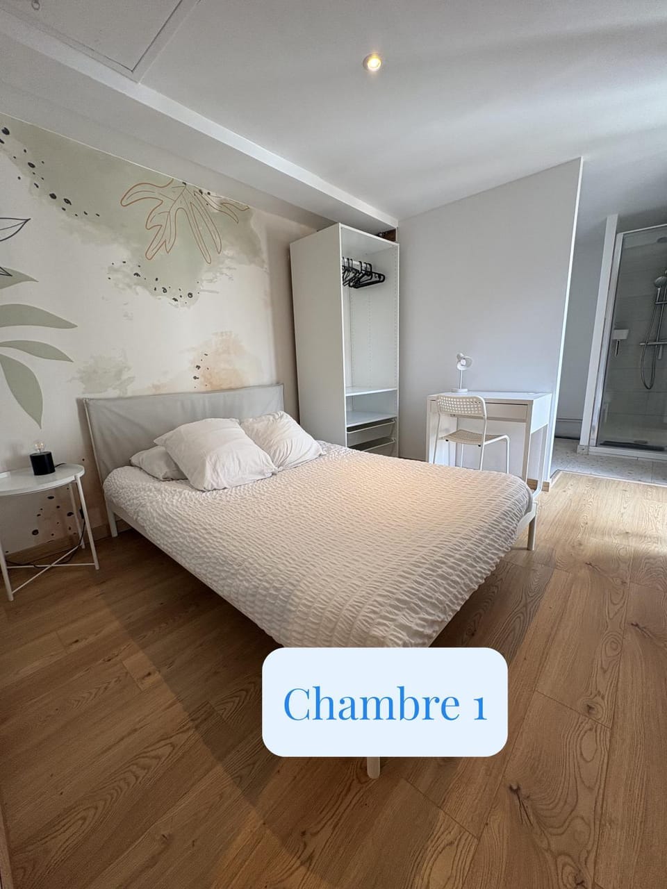 Bed, Photo of the whole room, Bedroom