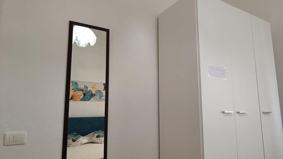 Bedroom, wardrobe