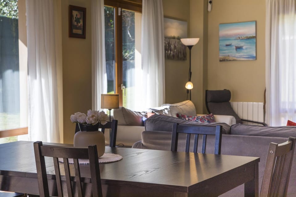 Communal lounge/ TV room, Dining area