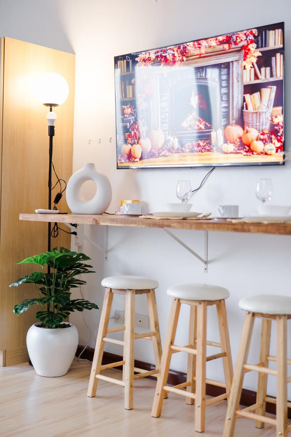 Modern Studio with Balcony at Knightsbridge Residences, Poblacion Makati Apartment hotel in Mandaluyong