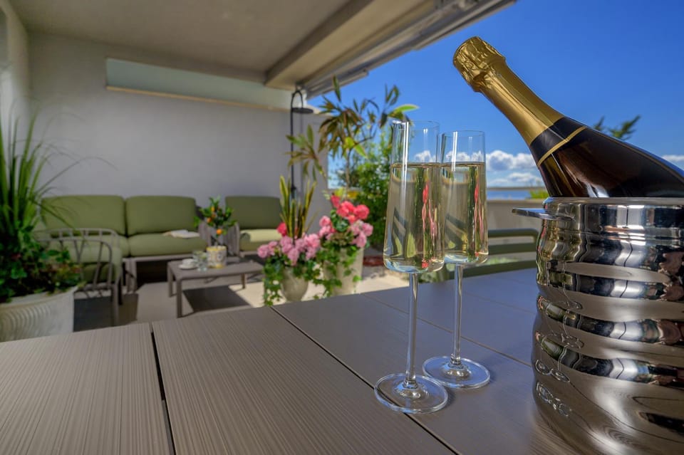 Day, View (from property/room), Balcony/Terrace, Dining area