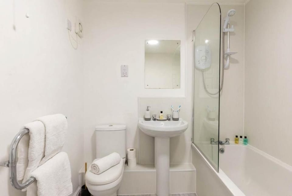 Fabulous 1 Bed Harbour-side Apartment with Balcony Apartment in Copeland District