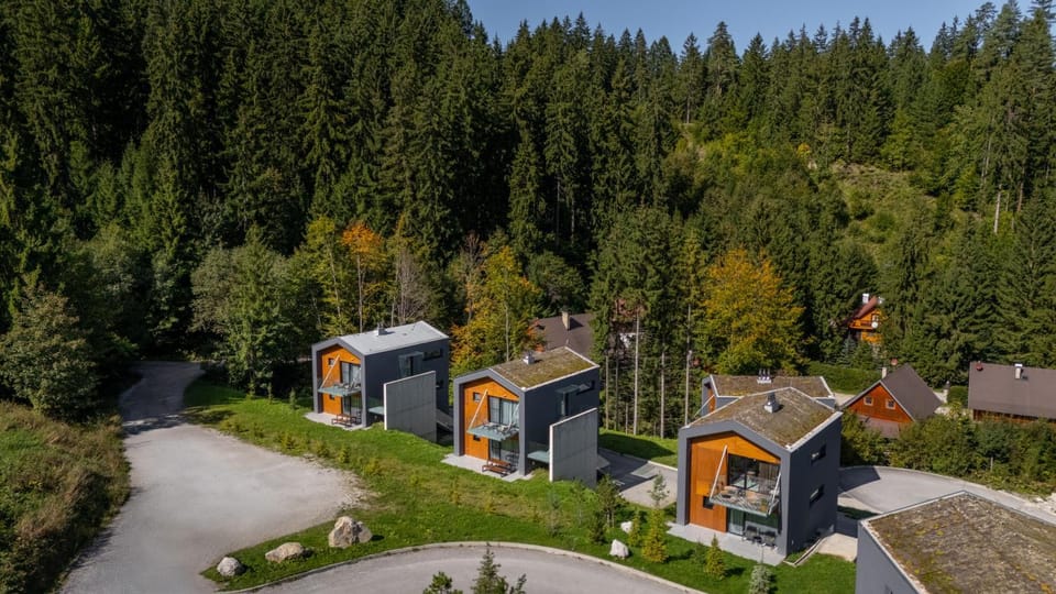 Property building, Neighbourhood, Natural landscape, Bird's eye view, Mountain view