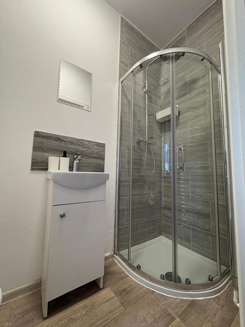 Central Peterborough Studio 5 Apartment in Huntingdonshire District