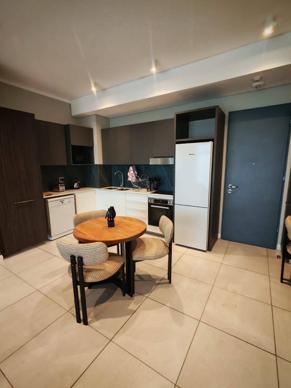 Menlyn Maine Trilogy Apartment 1316 Apartment hotel in Pretoria