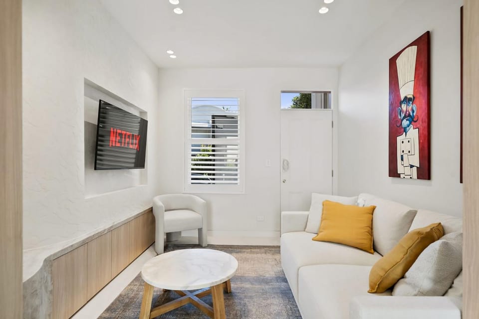 Luxury Paddington Terrace with Courtyard & Balcony Apartment in Sydney