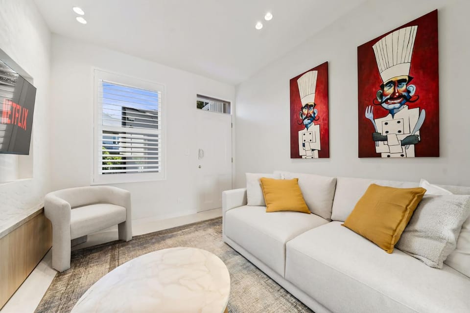 Luxury Paddington Terrace with Courtyard & Balcony Apartment in Sydney
