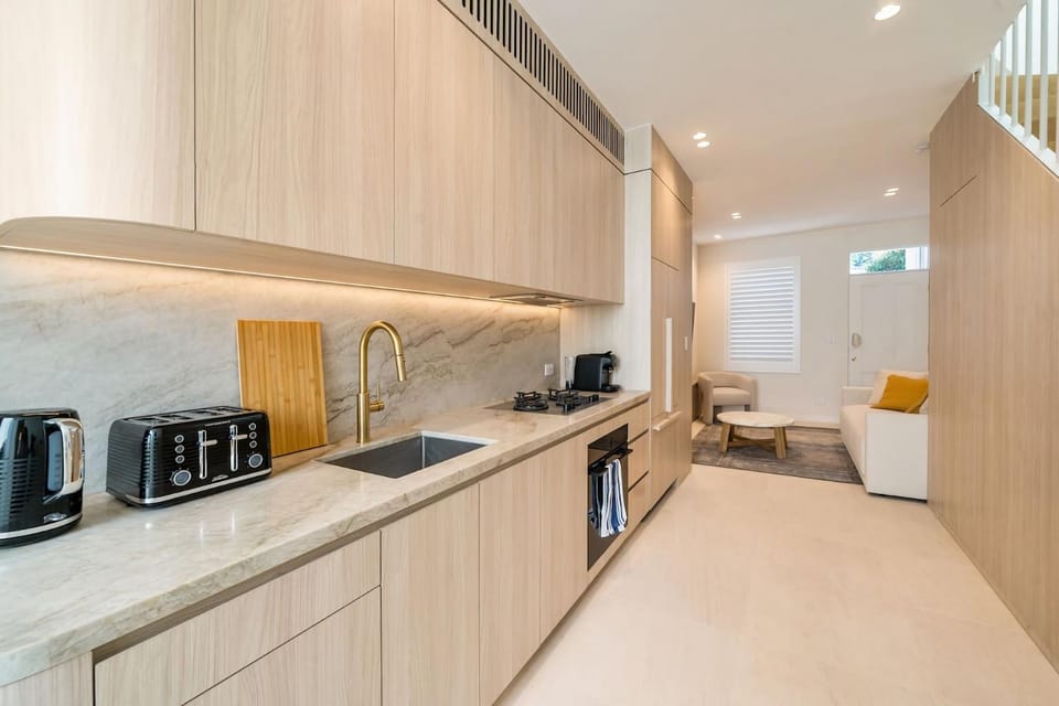 Luxury Paddington Terrace with Courtyard & Balcony Apartment in Sydney