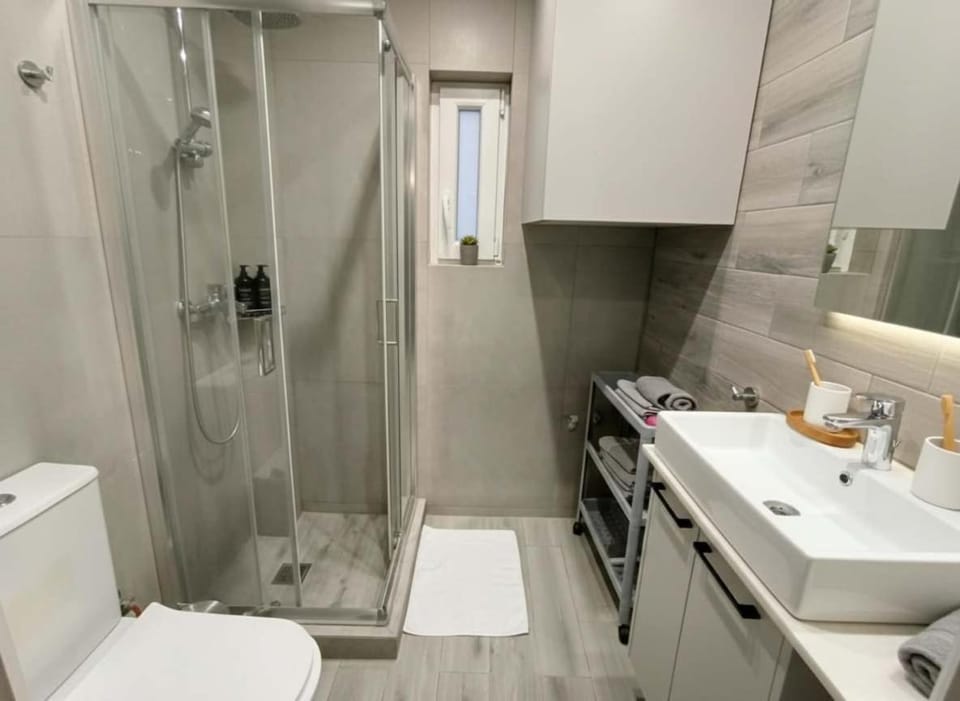 Your Little Athenian Retreat Ampelokipoi Studio Apartment in Athens