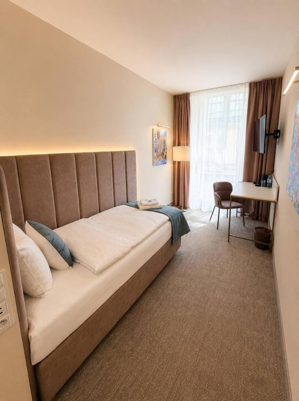 Oysters & Bubbles Gastro Rooms Rynek Square Apartment hotel in Poznan