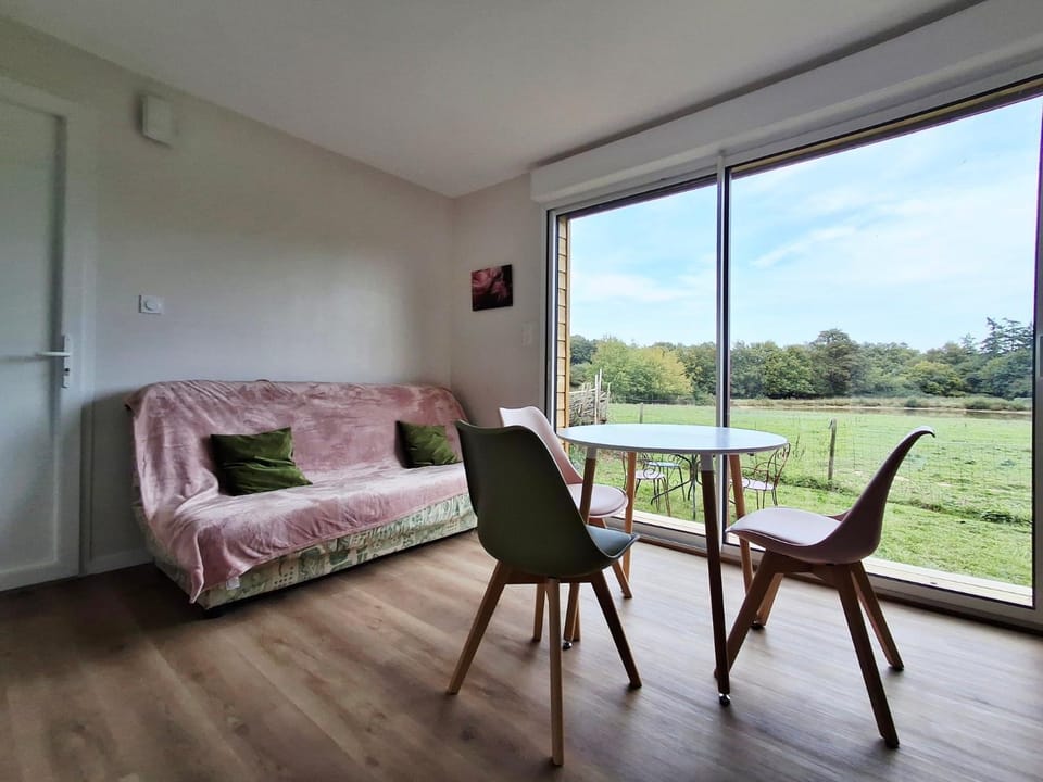 Gîte et chambre d'hôte pour 2 personnes dans Mon Savoureux Jardin Bed and Breakfast in Pays de la Loire